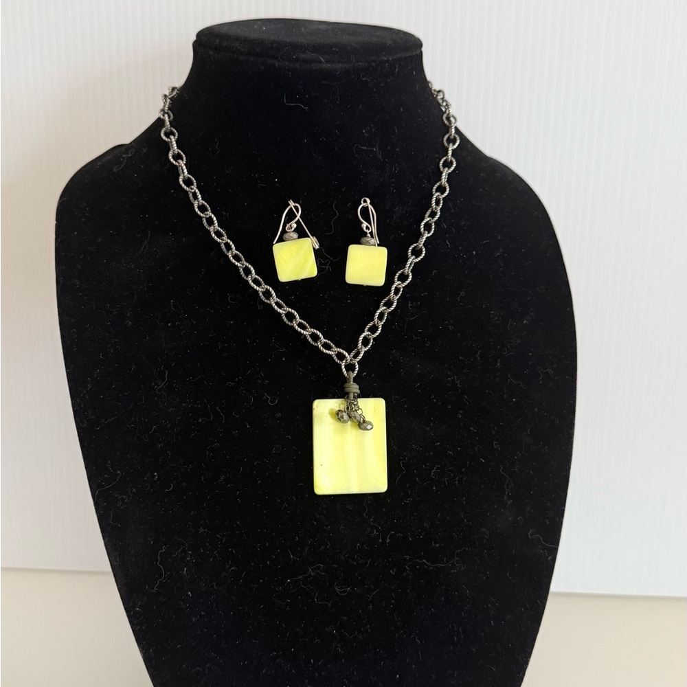 Silpada Necklace and Earring Set- Green Mother of Pearl and Sterling Silver